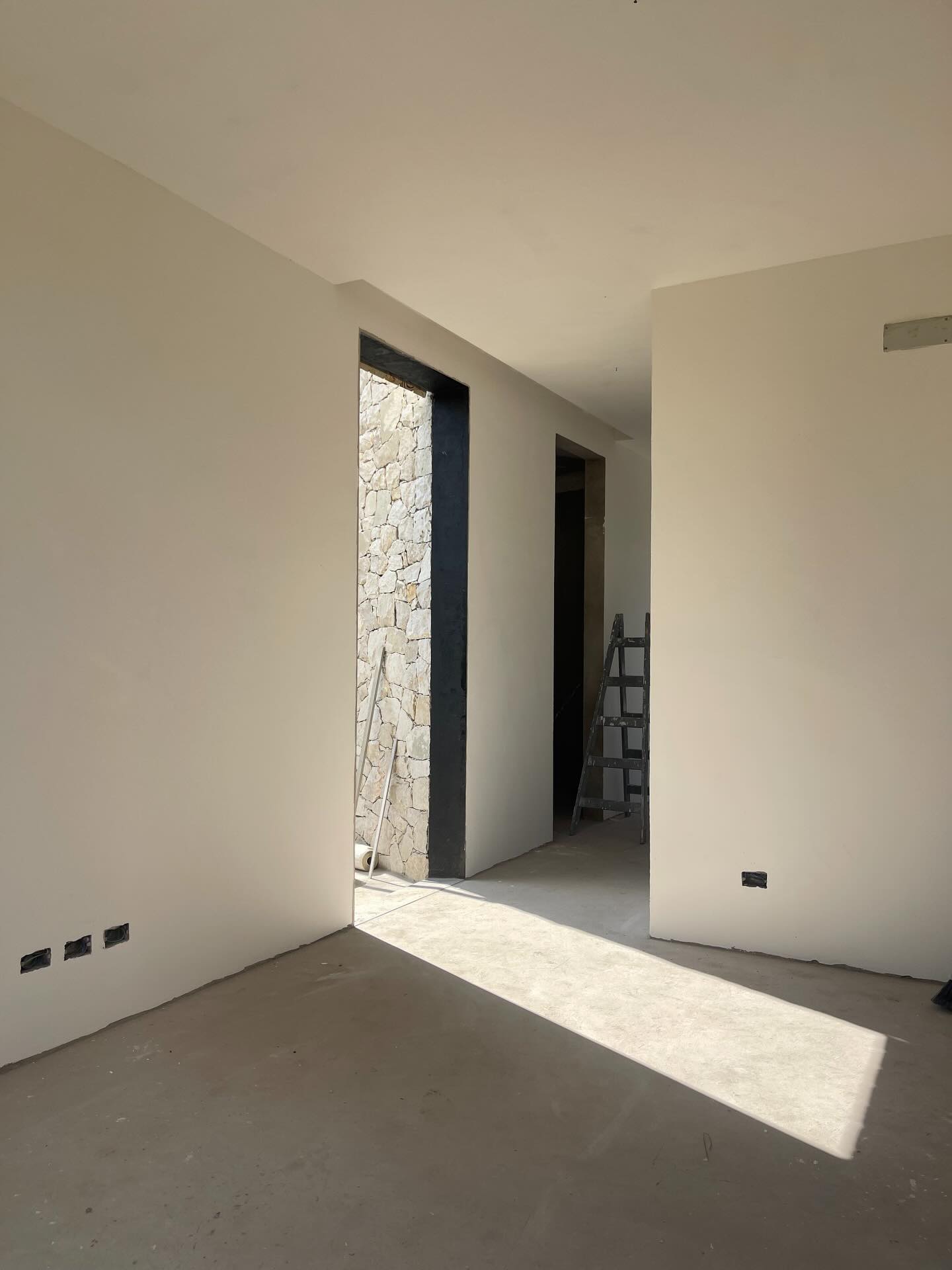 Proyecto El 8, pasillo con luz natural